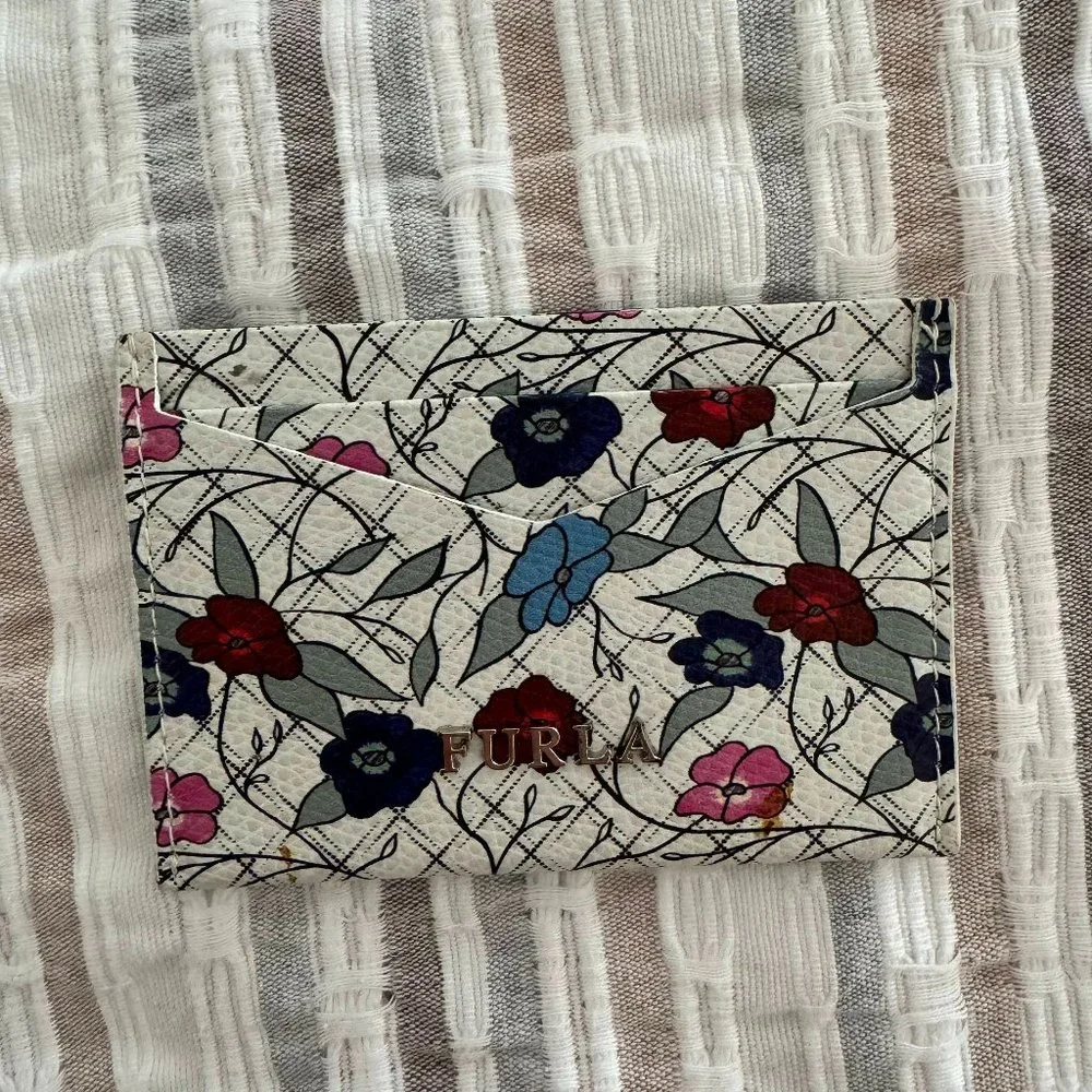 [NWOT] Furla White Floral Leather Card Holder - Picture 2 of 4